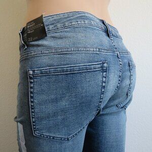 LANE BRYANT Jeans Women Mid Rise Boot Medium Rinse Denim Plus Size 22L x 36 NWT